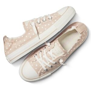 ⭐️Size 6 - NWT: CONVERSE - Women’s Shoreline Shoes